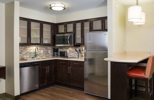 Polaris Apartment | Free Breakfast & Pool Access. King Studio Near Ohio State University!