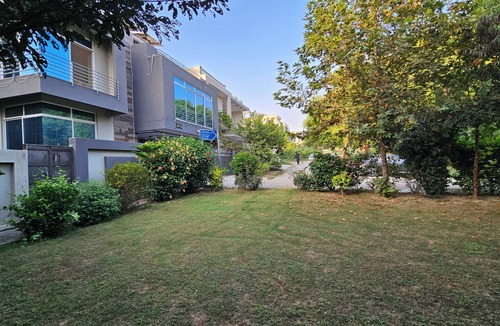 Islamabad House | Full private floor in G-15 | 15 minutes drive from airport and city centre