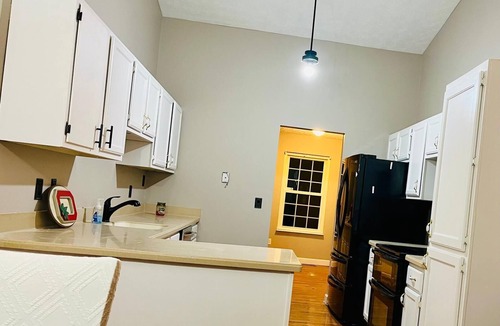 Grove City House | Furnished 3BR/Pets OK/Garage/Accessible