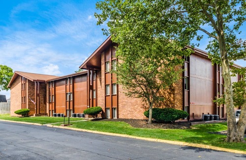 Northwest Columbus Apartment | Furnished Resort Style Apartment w/WIFI & Parking