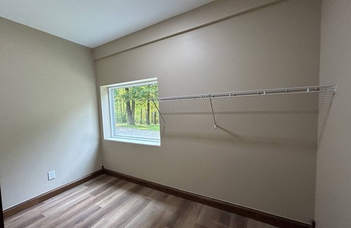 Lancaster House | Game room! Hot tub! Clean! Private,🔥Pit, Wooded & near Hocking Hills!