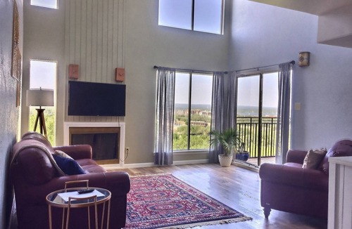 Horseshoe Bay Condo | Gem of HSB: 3bdrm Hill Country Escape with Lake views !