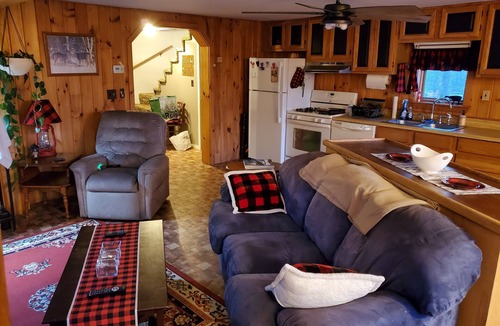 Northeast Somerset House | Getaway with Snowmobile, ATV, and boating access!