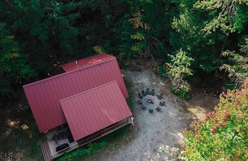 Bridgton House | Gorgeous Bridgton Cabin Only Steps to Long Lake and Direct access to ITS89!