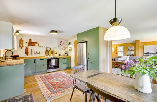 Hanover House | Gorgeous Sunday River Cabin w/Saltwater Hot Tub!