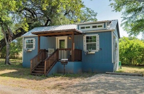 Granbury House | Granbury Pickleball Retreat- Sleeps 22