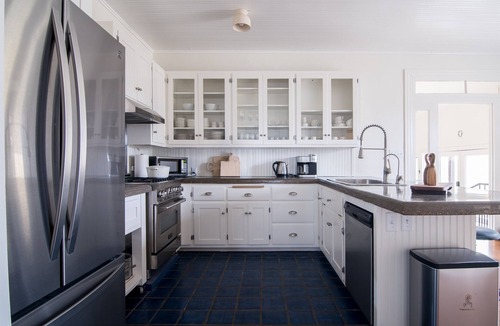 Fredericksburg House | Grand Oaks Ranch · Pool·Spa · Game Barn · Animals