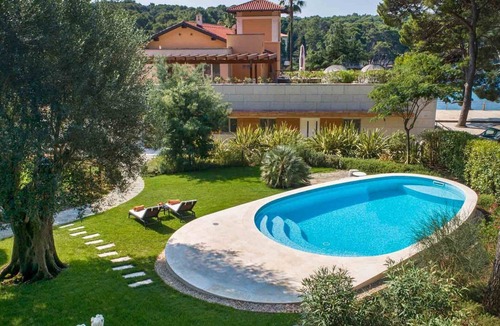 Cove Murtar Villa | Grandiose Mali Losinj Villa | Villa Venera | 8 Bedrooms | Beach front