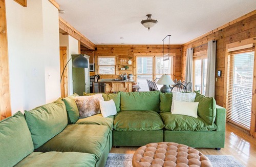 Edray House | Great for Families! Private Hot Tub, Views, Walk to Slopes
