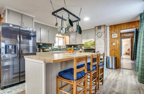 Dryden House | Great for Groups! Spacious Wilton Getaway w/Deck