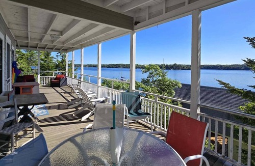 East Boothbay House | Green Landing: A spacious 4-bedroom house in East Boothbay, ME, with ocean views.