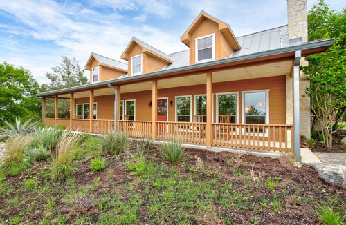 Comfort House | Guest House @Riven Rock Ranch in Comfort TX