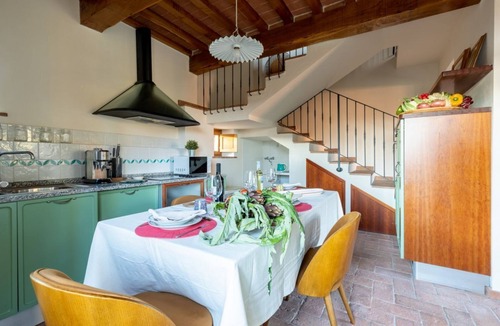 Palaia Apartment | GuestHost - Charming apartment located inside an old renovated barn in an agricultural estate on the Tuscan hills, surrounded by nature and with a breathtaking view of the surrounding countryside. The property, equipped with private outdoor parking, outd
