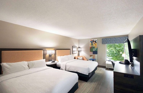 Springfield Hotel | Hampton Inn Springfield