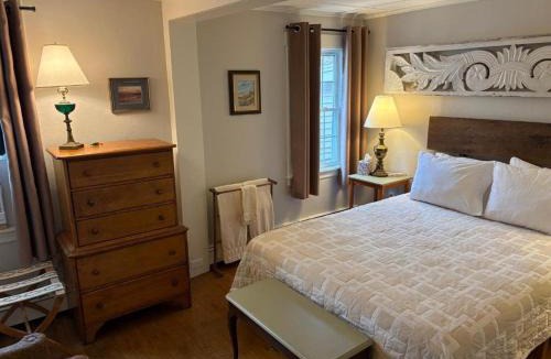 Walpole Hotel | Hawks House Inn