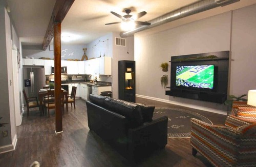 Chillicothe Apartment | Head above Water - Downtown Chillicothe
