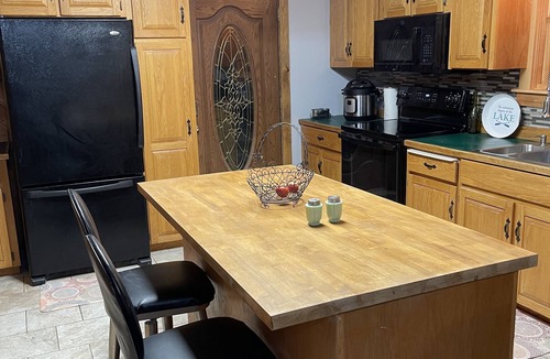 Orland House | Heart Lodge,slg fam sleeps 11, Lakefront great swimming/fishing kayaks, padbd.