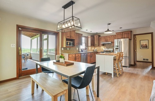 Laurelville Cabin | Hillside Lodge | Hocking, Hot Tub, Lake, Game Room