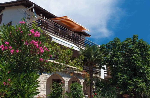 Jadranovo Apartment | Holiday apartment 250 m from the beach