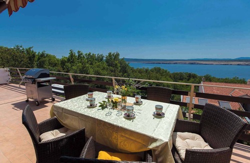 Jadranovo Apartment | Holiday apartment with terrace