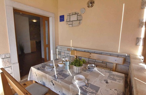 Fiorini Apartment | Holiday apartment with three bedrooms, swimming pool and garden in a quiet village