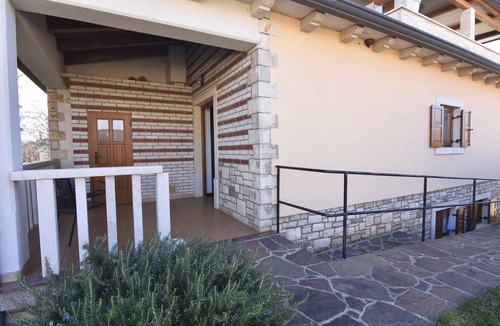 Fiorini Apartment | Holiday apartment with three bedrooms, swimming pool and garden in a quiet village