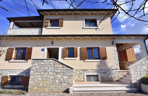 Fiorini Apartment | Holiday apartment with three bedrooms, swimming pool and garden in a quiet village