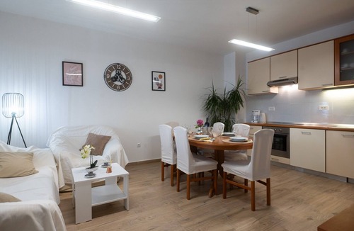 Novigrad House | Holiday Home Lantina with pool