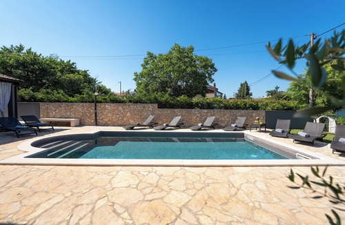 Tar-Vabriga House | Holiday home with pool, up to 12 people, 5 bedrooms, quiet location