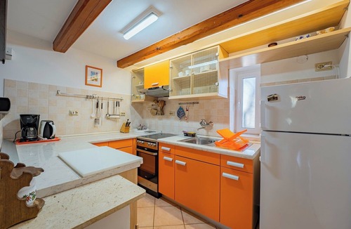 Rovinjsko Selo House | Holiday house Vesna * fenced garden, terrace with BBQ, free WiFi