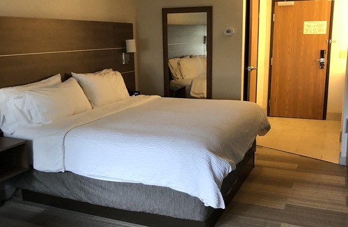 Mount Vernon Hotel | Holiday Inn Express Mt Vernon by IHG