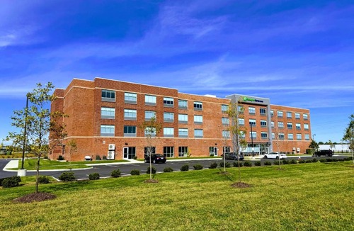 Summit Station Hotel | Holiday Inn Express & Suites Columbus - New Albany by IHG
