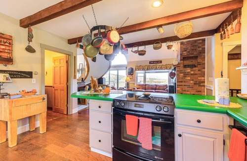 Springfield House | Hot Tub, Fire Pit & Grill: Remote Springfield Home