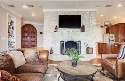 Spicewood House | Hot Tub, Grill | Fall Retreat on Lake Travis