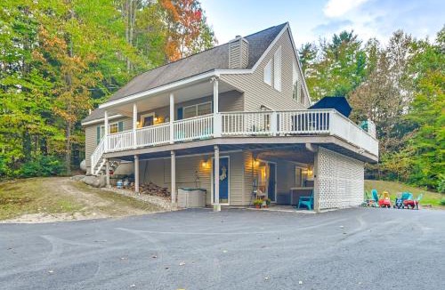 Conway House | Hot Tub & Private Beach Access! North Conway Home
