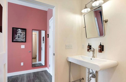 Portland Apartment | Hotel Style Classy Studio Suite