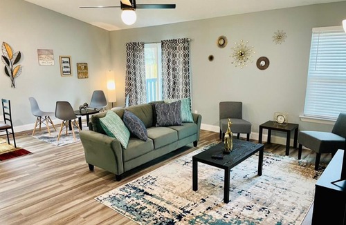 Panther Creek House | House 3 Bed, 2Bath, FREE Parking in The Woodlands