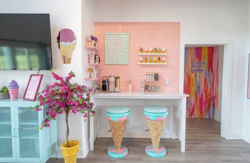 Lacy-Lakeview House | Ice Cream Dream at Casa Kumwesu