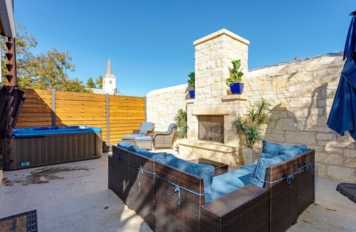 Fredericksburg House | In Town Villas-Suite 5 |Private Hot Tub and Great Patio