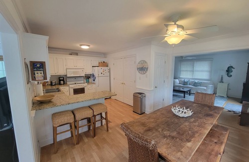 Country Club Estates House | July 4-11 & Jul 11-18 last-minute availability!