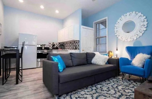 Victorian Village Apartment | Jungle House Boutique Lofts – Downtown Columbus & Short North