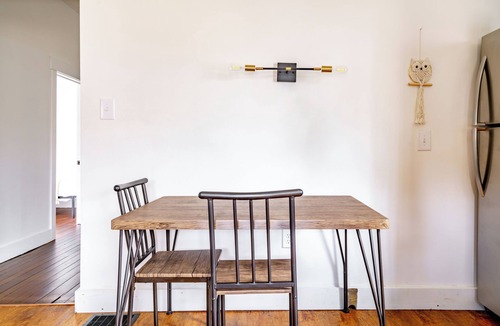 Chillicothe Apartment | Jungle House Luxury Stays - Downtown Chillicothe
