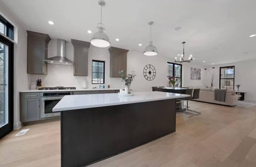 Italian Village Apartment | Jungle House Premier Residences – Downtown Columbus & Short North