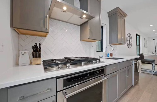 Italian Village Apartment | Jungle House Premier Residences – Downtown Columbus & Short North