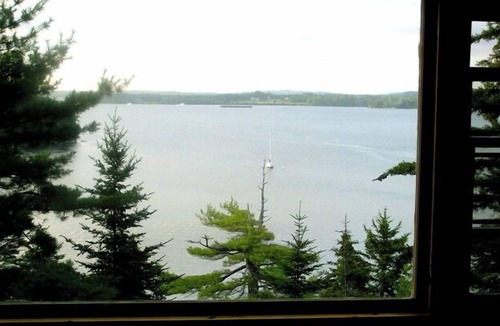 Brooksville Cottage | Kayaker's paradise at Piper's Nest Cottage overlooking Smith Cove