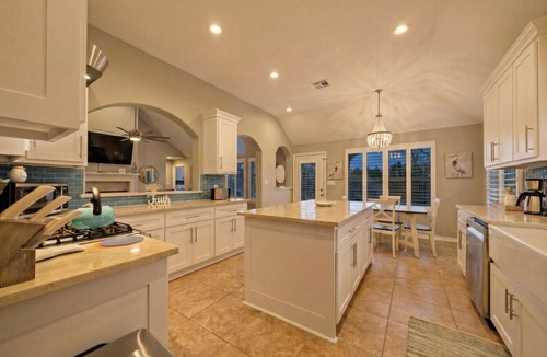 Clear Lake Shores House | Kemah Pool Paradise, Walk to Park & Boardwalk
