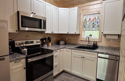 Town Hill Cottage | Kimball Cottage-A Forest Retreat. Close to Acadia!