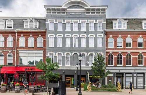 Bangor Apartment | King Bed, Historic Hotel, Bangor, Room # 101