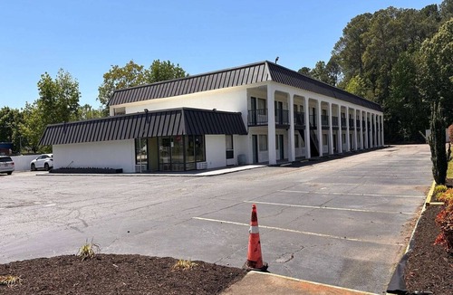 North Newport News Apartment | King Bed|Smk|Newport News PA