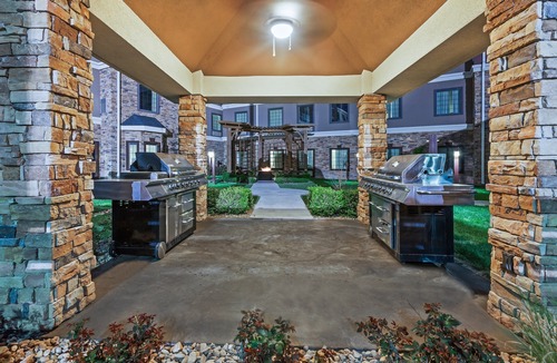 Amarillo Apartment | King Suite | Free Daily Breakfast, Indoor Pool + Fitness Center